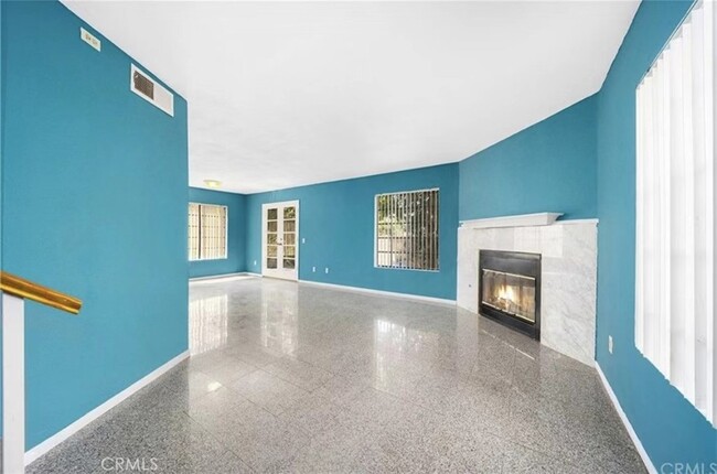 Building Photo - 1021 S Reservoir St