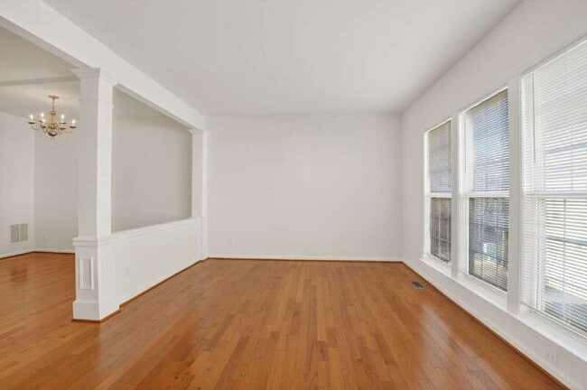 Building Photo - 5023 Village Fountain Pl