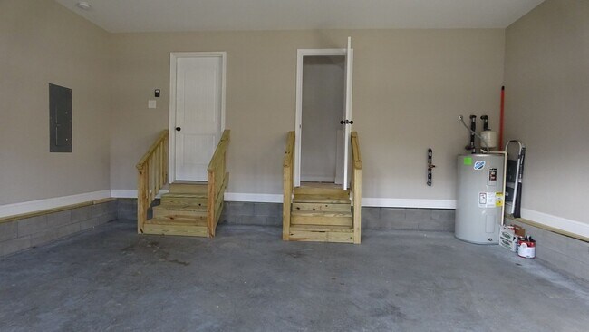 Building Photo - 2341 Danbury Dr