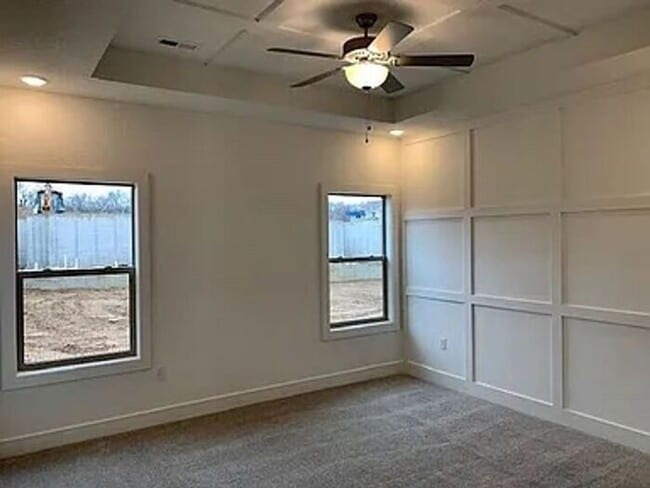 Building Photo - Gorgeous 3 bedroom / 2/5 bath in Park Hill schools!