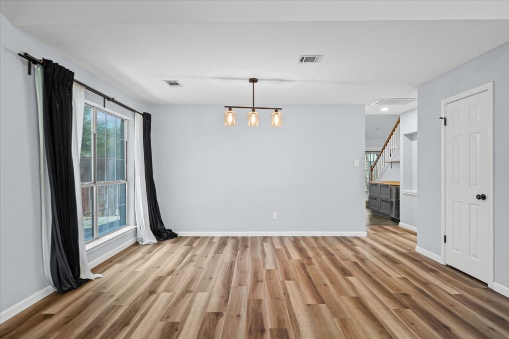 Building Photo - 910 Markham Ln