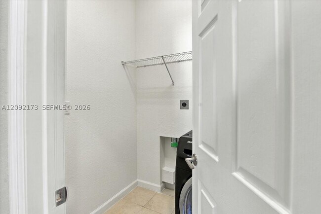 Building Photo - 336 NE 210th Way