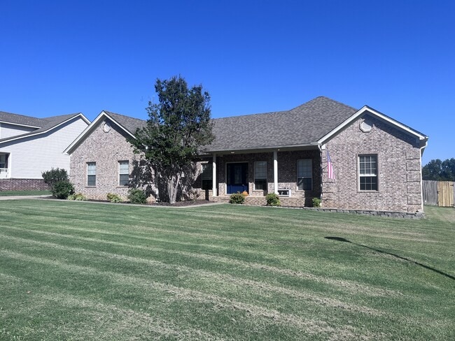 Building Photo - 29 Oak Crest Dr