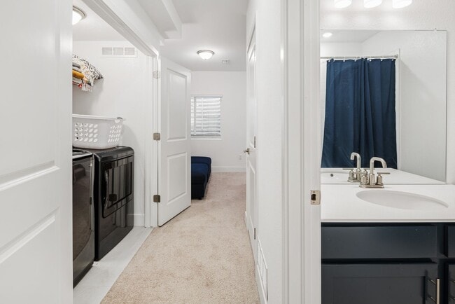 Building Photo - 3BD, 3.5BA Arvada Townhome with Patio and Yard