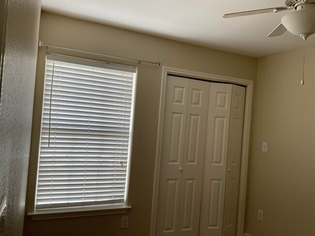 Building Photo - 1014 Ranchway Dr