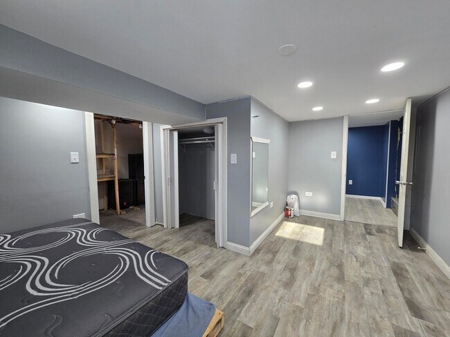 Building Photo - 1047 Ralston St