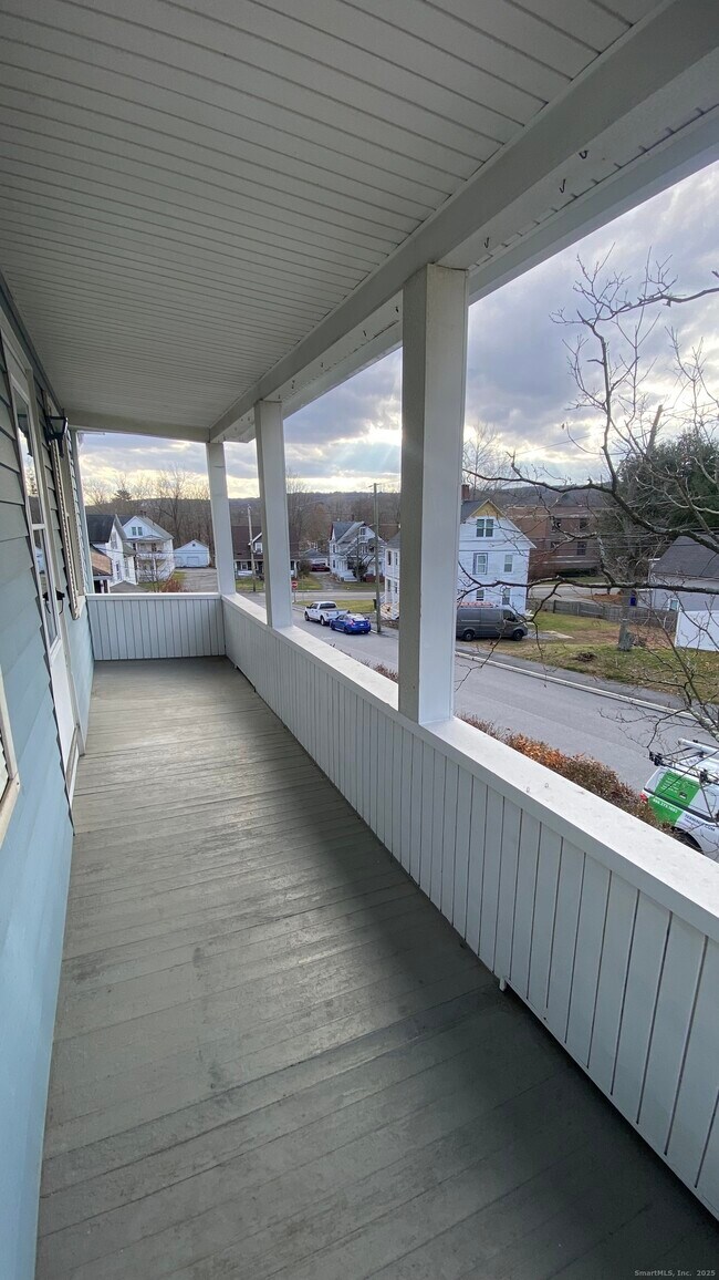 Building Photo - 26 Pine St