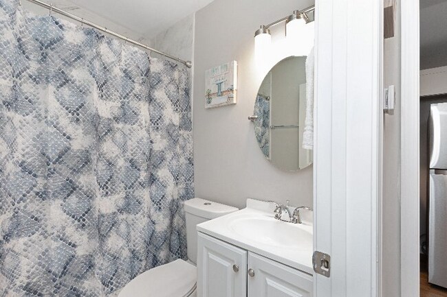 Building Photo - Smith St