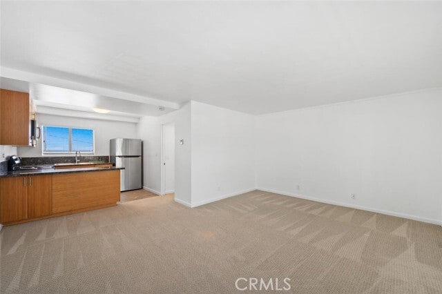 Building Photo - 585 Glenneyre St