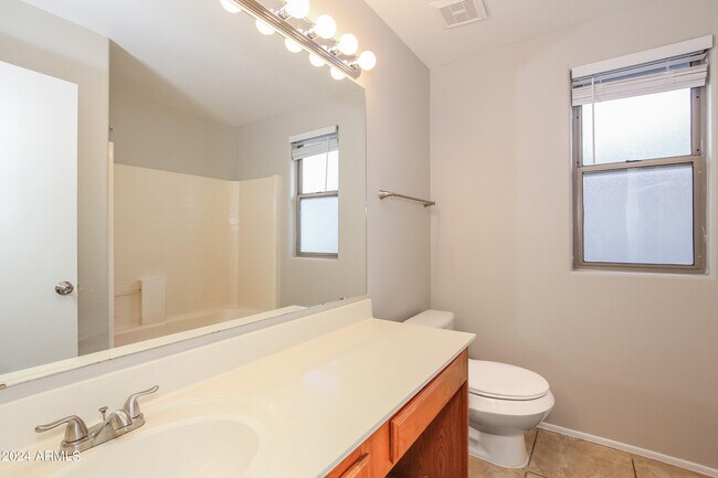 Building Photo - 2239 E Paraiso Dr