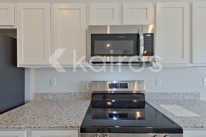 Building Photo - 2091 Banyon Cir