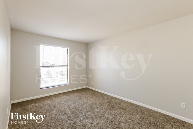 Building Photo - 10632 N 39th Ave