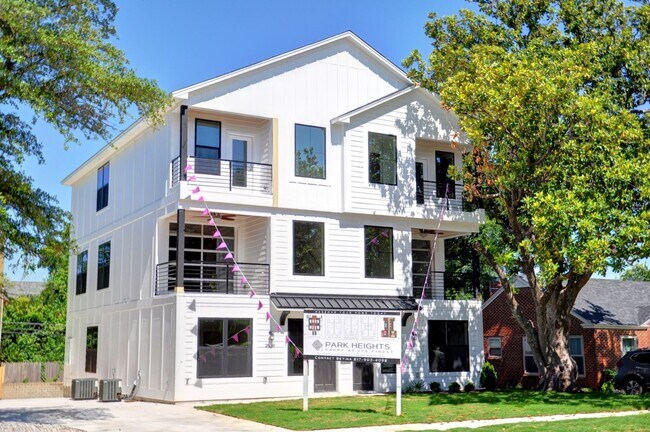 Building Photo - 2628 Forest Park Blvd