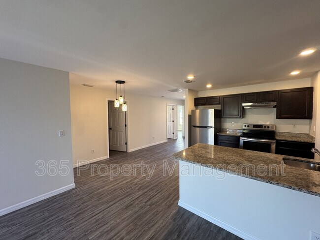 Building Photo - 1195 Highlands Rd