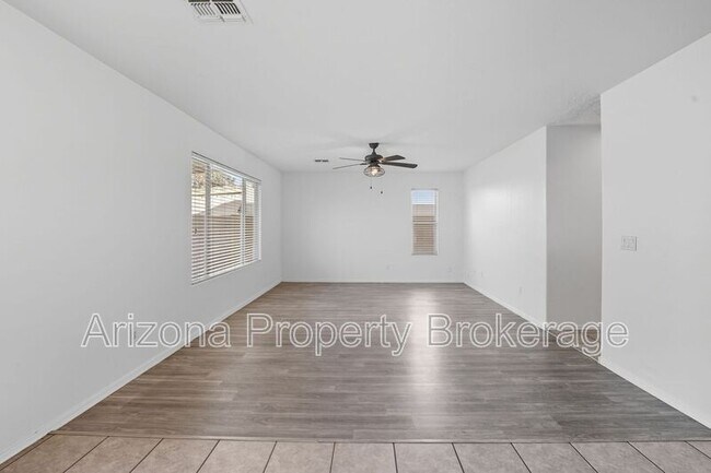 Building Photo - 17516 W Maui Ln
