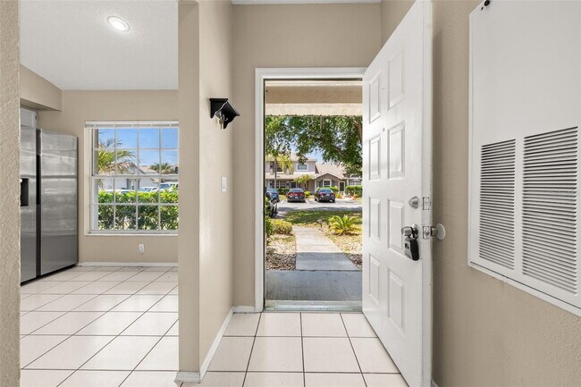 Building Photo - 14772 Laguna Beach Cir