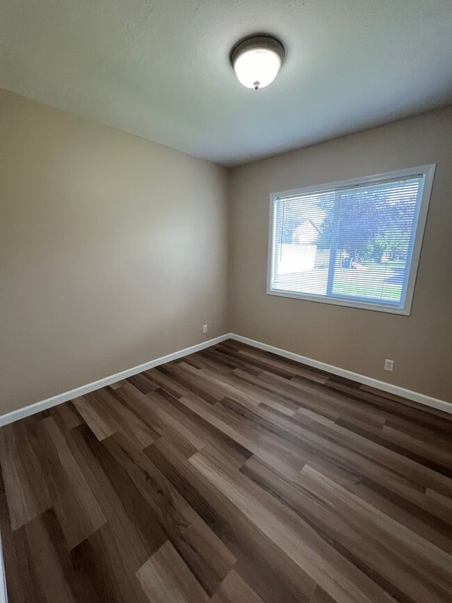 Building Photo - 3424 Bennett Dr