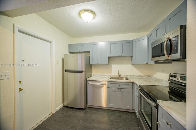 Building Photo - 4803 NW 9th Dr