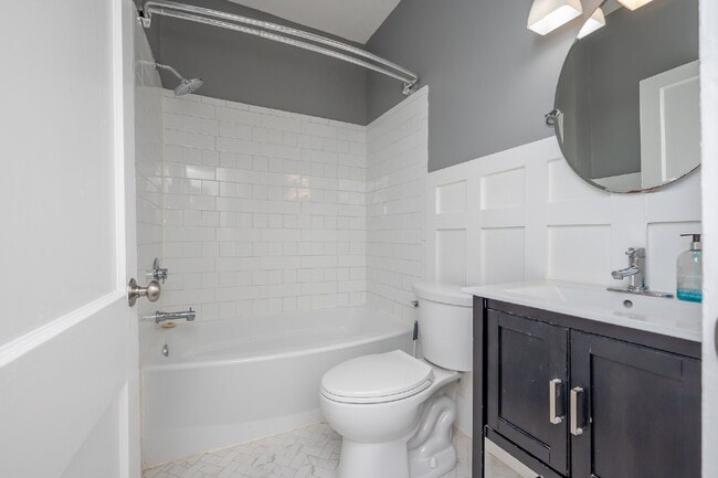 Building Photo - Beautiful 3-Bedroom, 2-Bath Bungalow with ...