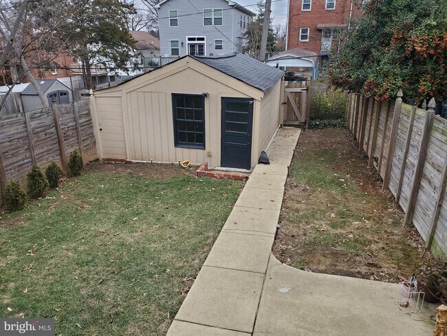 Building Photo - 30 53rd St SE