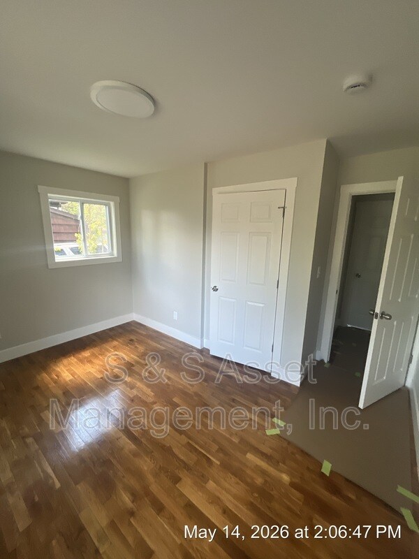 Building Photo - 4106 Stillwell Ave