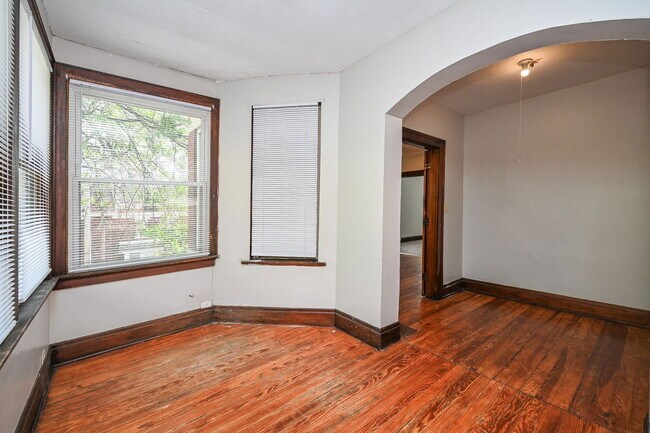 Building Photo - 2125 W Clifton Ave