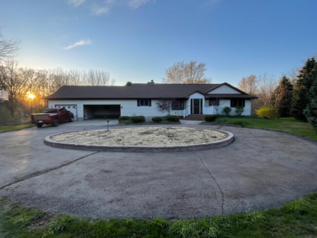 Primary Photo - 10091 Barnes Rd