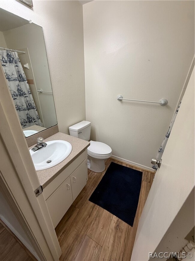 Building Photo - 955 SE Mayo Dr