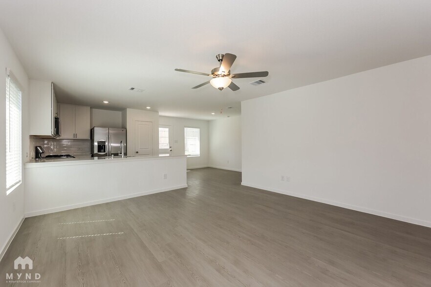 Building Photo - 2720 River Knl Ln