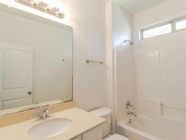Building Photo - 1700 Meadow Trail Ln