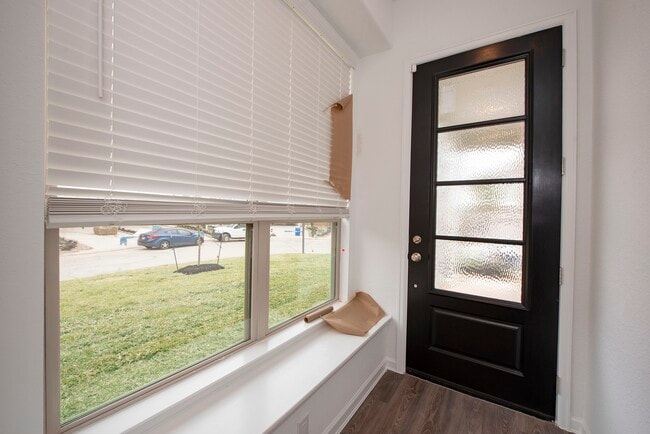 Building Photo - 585 Dry Fork Ln