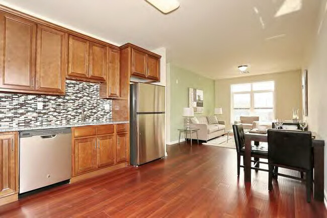 Building Photo - Residences at Jaclyn 40