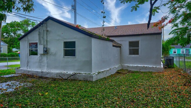 Building Photo - 790 NW 64th St