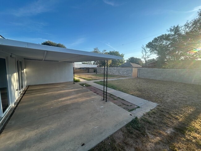 Building Photo - 2509 Larry Dr