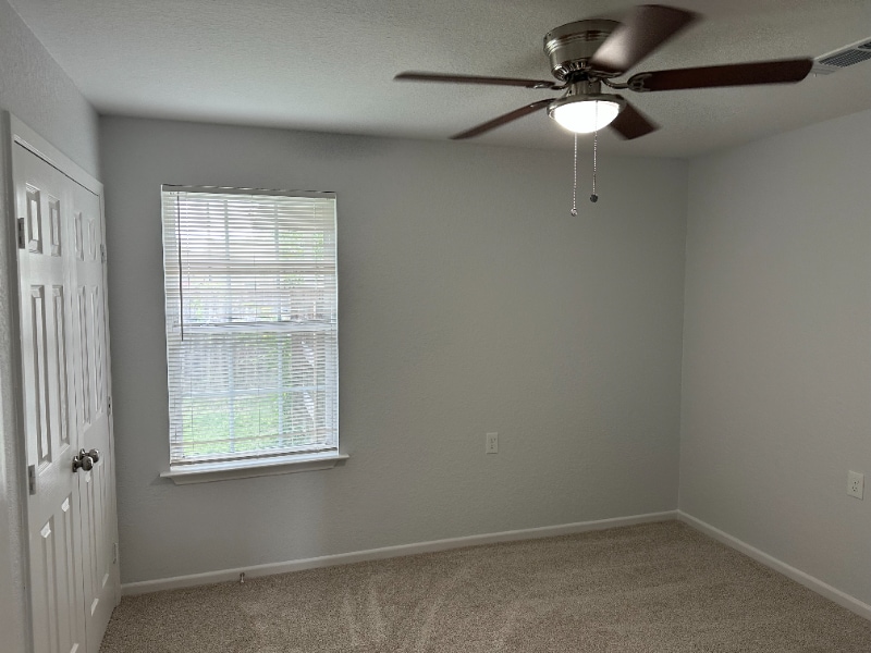 Building Photo - 133 Huisache St