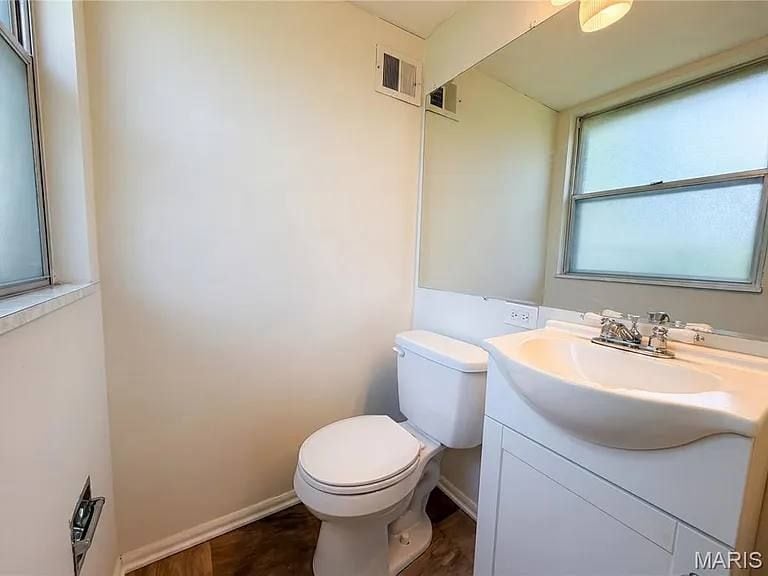 Building Photo - 1321 Petite Dr