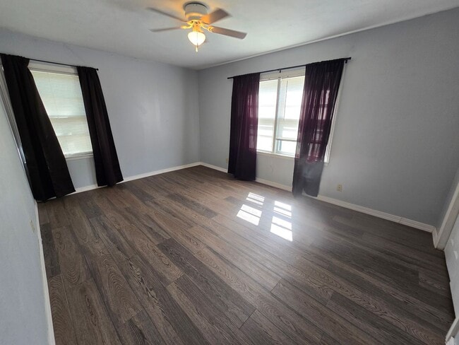 Building Photo - 2 Bed 1 Bath House Pryor