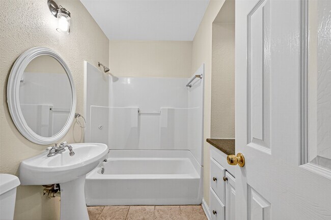 Building Photo - 1111 Choate Cir