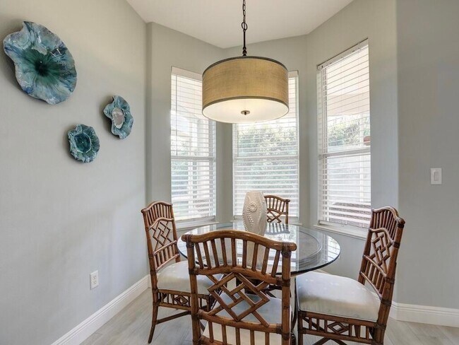 Building Photo - 309 Swallowtail Ln