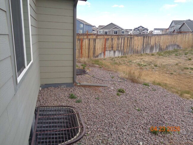 Building Photo - Lorson Ranch beauty