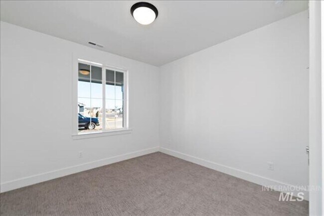 Building Photo - Newer 3-Bedroom in Star