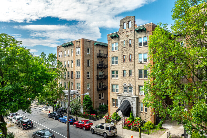 Primary Photo - Magnolia Apartments