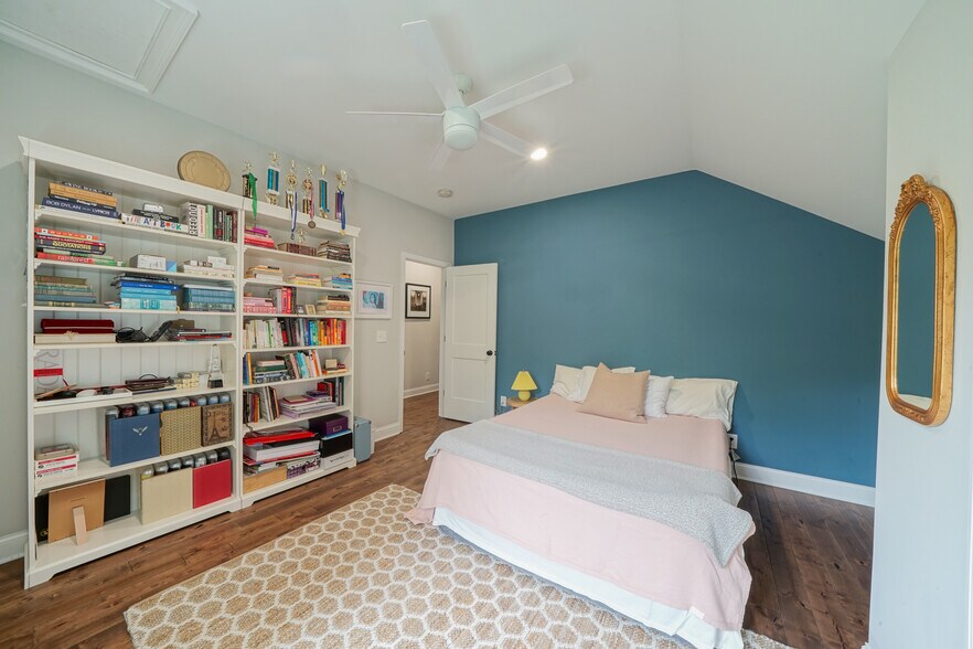 Building Photo - 1227 McAlpine Ave