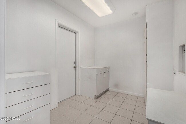 Building Photo - 10216 N 110th Ave