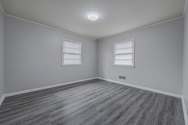 Building Photo - 1816 Greenwood-NOW PRE-LEASING!