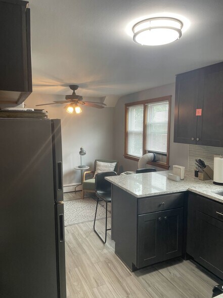 Building Photo - 5834 N Nagle Ave