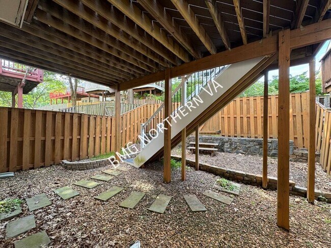 Building Photo - 46119 Geneva Terrace