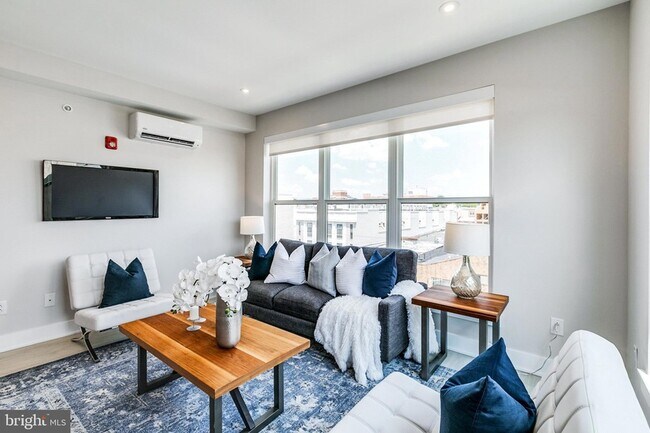 Building Photo - 1533 Ridge Ave