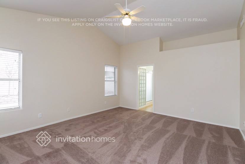 Building Photo - 13146 W Alvarado Cir