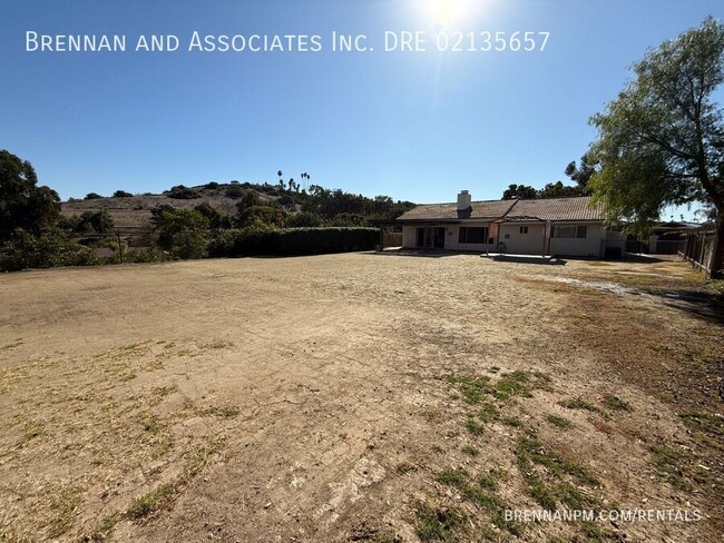 Building Photo - Stunning 3-Bed Home in Bonita with Mountai...